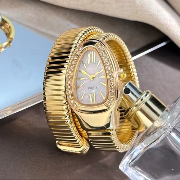 Serpenti Snake Wrap Elegant Gold Women's Watch - Picture 6 of 7
